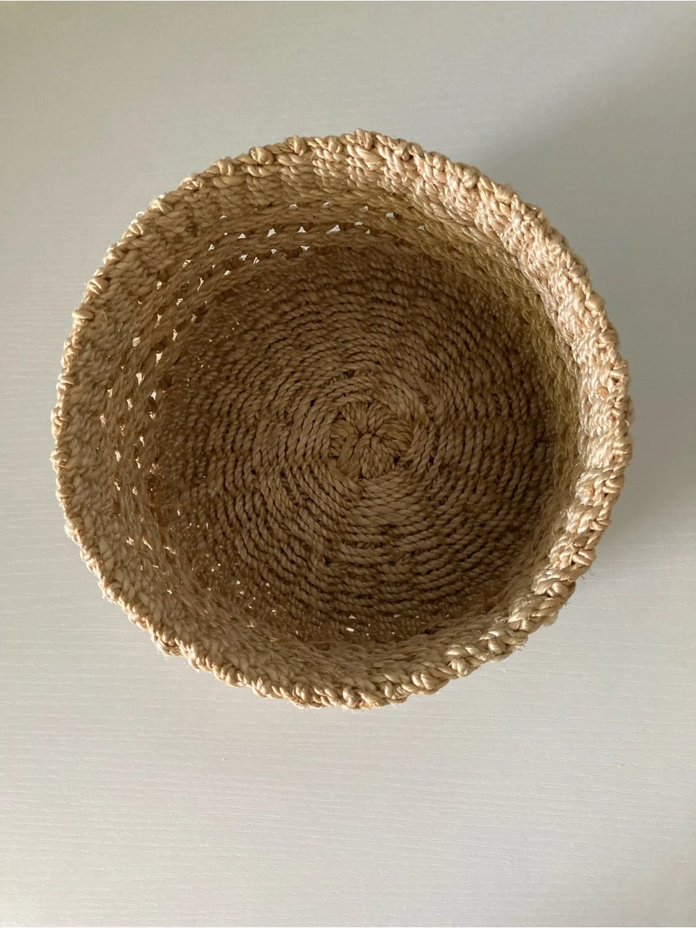 Wicker basket with cover